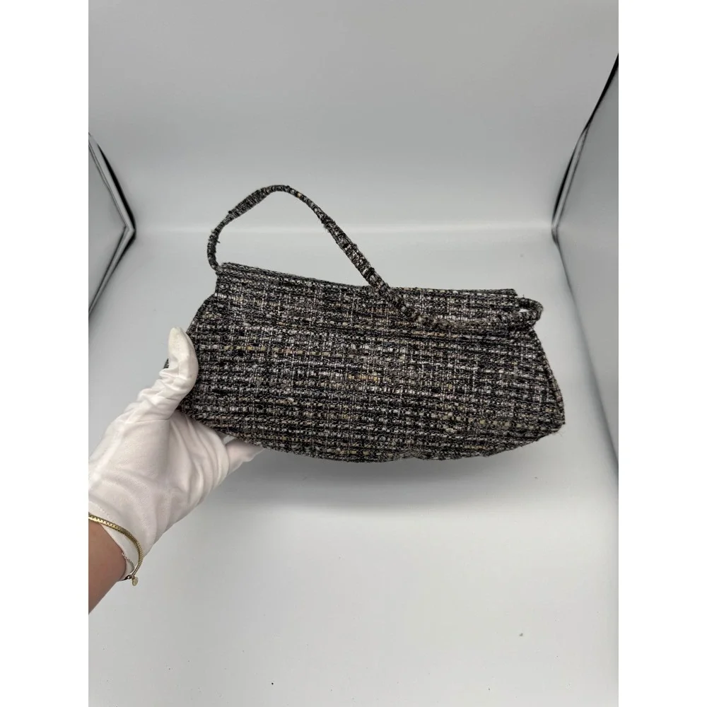 Stuart Weitzman clean stuart